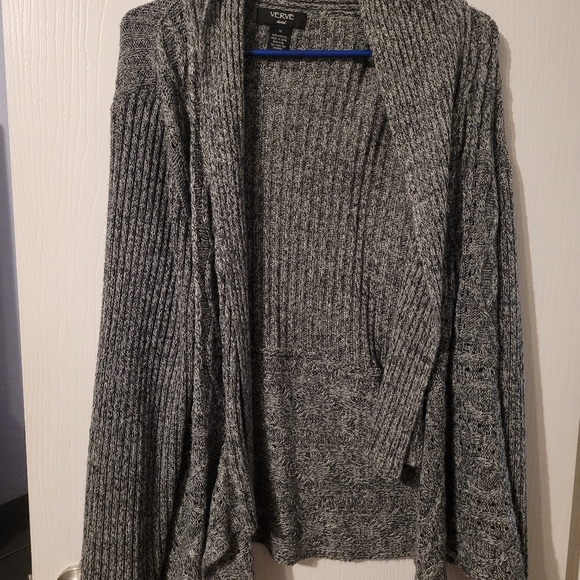 Women's Sweater/Cardigan Bundle - Picture 6 of 7